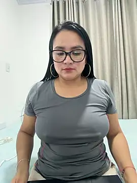 Snapshot of rousee69_ chatting on 06-18-26, 09:14 rousee69 online show from 06-18-26, 09:14