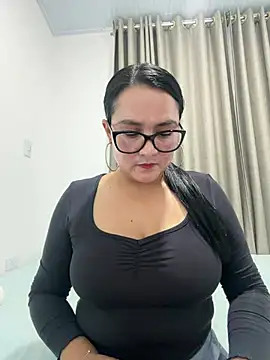 Snapshot of rousee69_ chatting on 06-19-26, 12:04 rousee69 online show from 06-19-26, 12:04