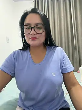 Snapshot of rousee69_ chatting on 06-21-26, 02:47 rousee69 online show from 06-21-26, 02:47