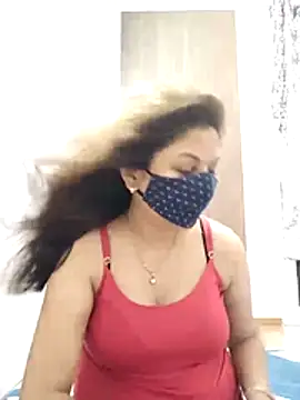 Snapshot of hot_kiran2000 chatting on 06-21-26, 01:03 hot kiran2000 online show from 06-21-26, 01:03