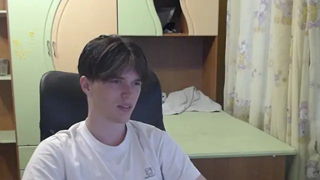 Snapshot of arthur___king chatting on 06-17-26, 12:50 arthur king online show from 06-17-26, 12:50