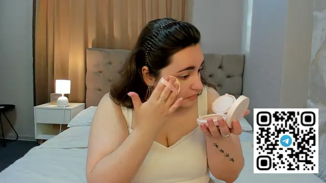 Snapshot of Ayleen_Gece chatting on 06-01-26, 03:08 Ayleen Gece online show from 06-01-26, 03:08
