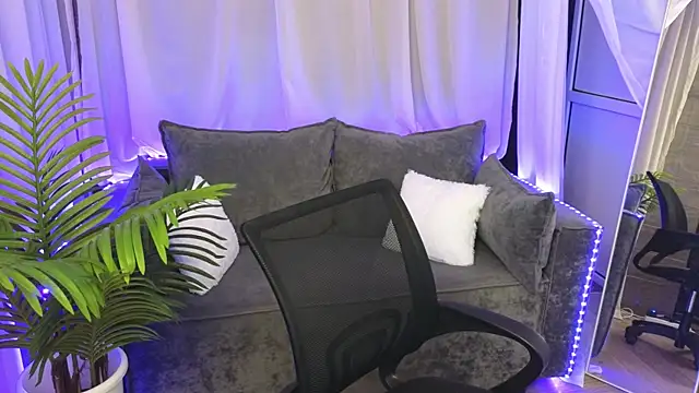 Snapshot of lollyy_pop chatting on 05-20-26, 01:34 lollyy pop online show from 05-20-26, 01:34
