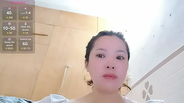 Snapshot of F-Yingying chatting on 06-20-26, 01:30 F-Yingying online show from 06-20-26, 01:30