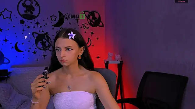 Snapshot of caroline_honeyy chatting on 07-13-26, 09:01 caroline honeyy online show from 07-13-26, 09:01