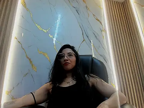Snapshot of Feetfeticheh chatting on 06-27-26, 02:01 Feetfeticheh online show from 06-27-26, 02:01