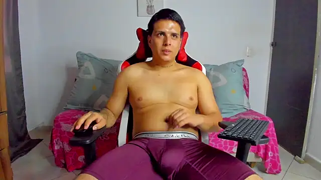 Snapshot of alexerdiego chatting on 07-09-26, 12:20 alexerdiego online show from 07-09-26, 12:20