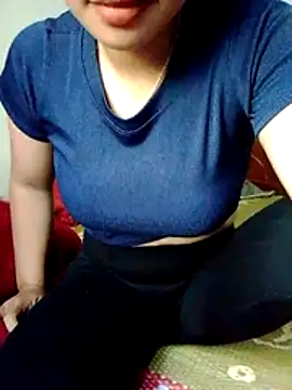 Snapshot of Mirra-a chatting on 05-27-26, 01:57 Mirra-a online show from 05-27-26, 01:57