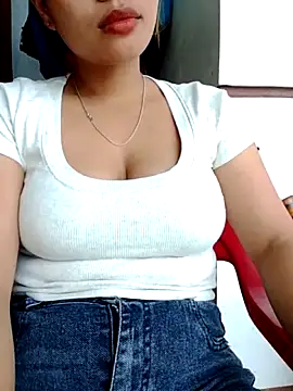 Snapshot of Mirra-a chatting on 06-12-26, 02:21 Mirra-a online show from 06-12-26, 02:21