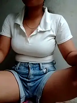 Snapshot of Mirra-a chatting on 06-17-26, 11:27 Mirra-a online show from 06-17-26, 11:27