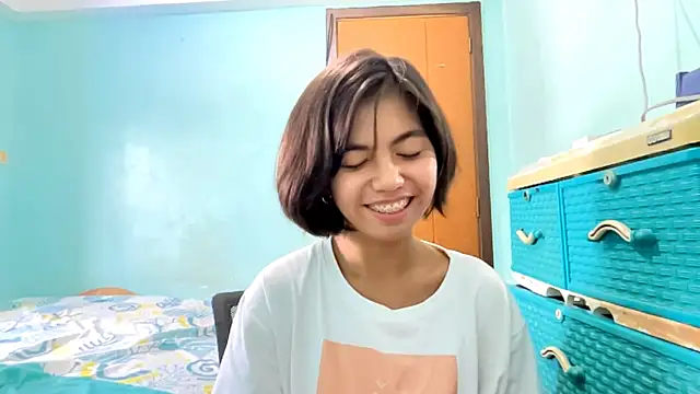 Snapshot of YukikoSchaefers chatting on 06-27-26, 03:44 YukikoSchaefers online show from 06-27-26, 03:44