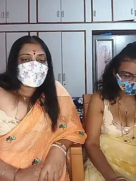Snapshot of Kannada_telugu_lesbians chatting on 06-07-26, 06:00 Kannada telugu lesbians online show from 06-07-26, 06:00