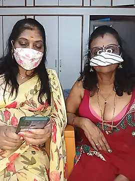 Snapshot of Kannada_telugu_lesbians chatting on 06-19-26, 05:17 Kannada telugu lesbians online show from 06-19-26, 05:17