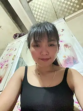 Snapshot of My-cute chatting on 05-17-26, 12:56 My-cute online show from 05-17-26, 12:56