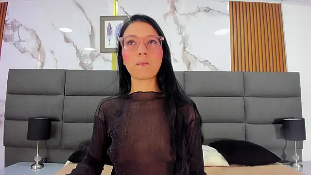 SophiieCalloway1 online show from 06-03-26, 02:19