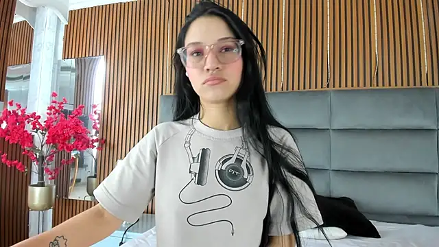 SophiieCalloway1 online show from 07-02-26, 02:56