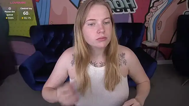 NikkyReyyy online show from 06-18-26, 05:41