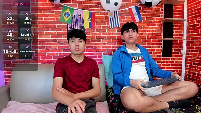 Hoot boyss  online show from 06-26-26, 08:02
