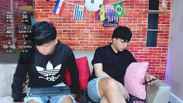 Hoot boyss  online show from 07-07-26, 08:13