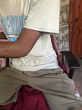 Snapshot of Inuchethi chatting on 02-23-25, 08:06 Inuchethi online show from 02-23-25, 08:06