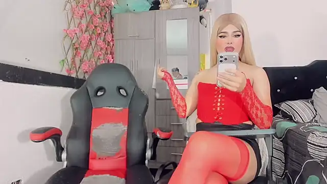 Thiara veky  online show from 06-29-26, 07:03
