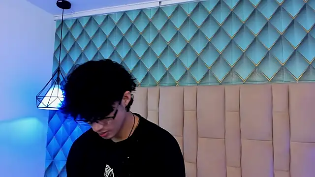 Snapshot of Sofia-Ethan chatting on 06-13-26, 01:20 Sofia-Ethan online show from 06-13-26, 01:20