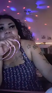 Snapshot of NailGoddessnow chatting on 10-13-25, 03:06 NailGoddessnow online show from 10-13-25, 03:06