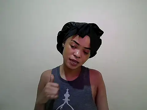 Snapshot of Miss_rihanna chatting on 06-25-26, 05:50 Miss rihanna online show from 06-25-26, 05:50