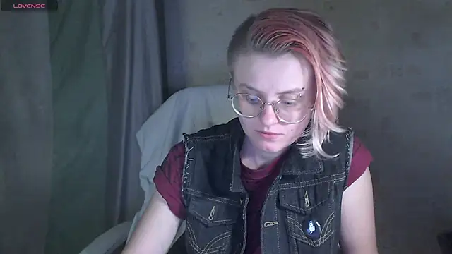 Snapshot of __Freya___ chatting on 07-17-26, 01:07 Freya online show from 07-17-26, 01:07