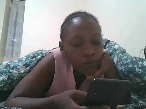 Snapshot of chocolatepetite chatting on 05-18-26, 03:13 chocolatepetite online show from 05-18-26, 03:13