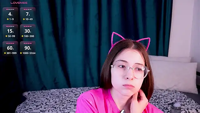 Snapshot of KatieAstol chatting on 06-28-26, 01:11 KatieAstol online show from 06-28-26, 01:11