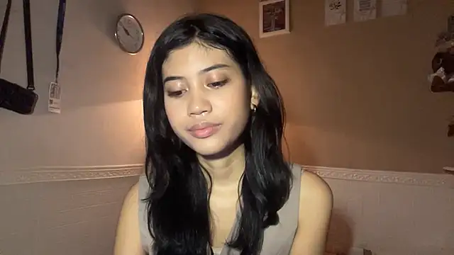 AllisonLundrigan online show from 05-18-26, 12:22