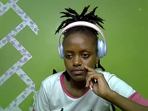 Snapshot of Slim_shedy1 chatting on 06-12-26, 06:56 Slim shedy1 online show from 06-12-26, 06:56