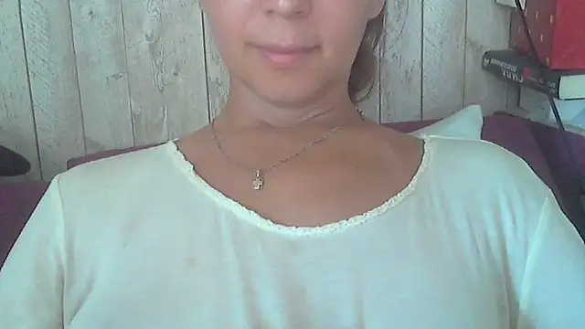 Snapshot of Bella--White chatting on 07-02-26, 10:32 Bella--White online show from 07-02-26, 10:32