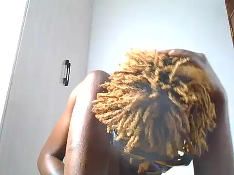 Snapshot of realcoochie chatting on 06-19-26, 12:26 realcoochie online show from 06-19-26, 12:26