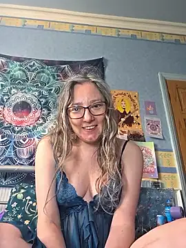 Izzylove47 online show from 05-18-26, 11:49