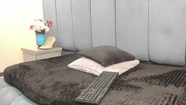 ZoeSmiitt online show from 07-06-26, 01:19