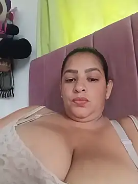 Snapshot of hugeboobs_zafiro chatting on 06-03-26, 01:46 hugeboobs zafiro online show from 06-03-26, 01:46