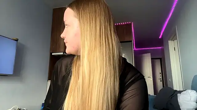 Lisi Kiss  online show from 05-28-26, 04:59