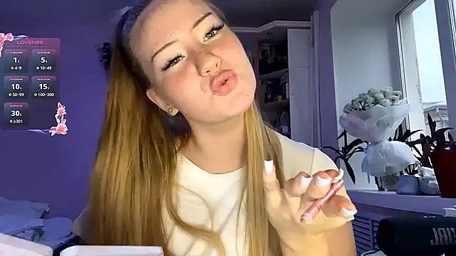 Snapshot of Lisi_Kiss_ chatting on 06-30-26, 05:25 Lisi Kiss online show from 06-30-26, 05:25