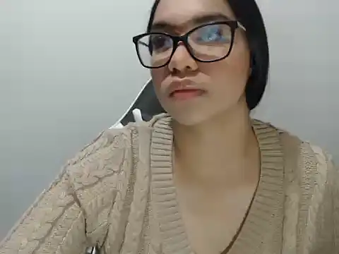 Snapshot of karen_golden1 chatting on 06-07-26, 04:49 karen golden1 online show from 06-07-26, 04:49