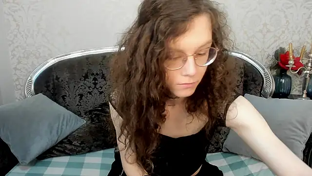Snapshot of OlesiaBev chatting on 05-23-26, 08:29 OlesiaBev online show from 05-23-26, 08:29