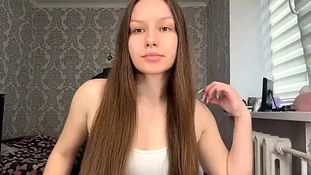 Snapshot of ShaylaChong chatting on 06-18-26, 07:30 ShaylaChong online show from 06-18-26, 07:30