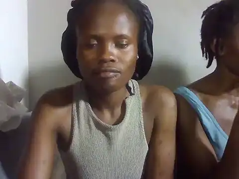 Snapshot of Candysleek_petite chatting on 05-26-26, 06:20 Candysleek petite online show from 05-26-26, 06:20