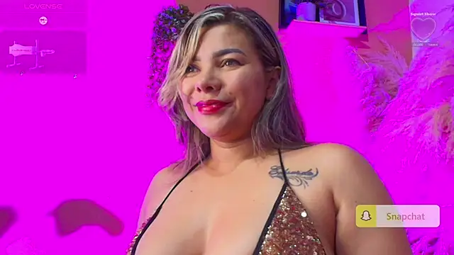 Snapshot of Lindaevans1 chatting on 06-11-26, 11:47 Lindaevans1 online show from 06-11-26, 11:47