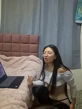 Snapshot of victoria_722 chatting on 06-11-26, 12:32 victoria 722 online show from 06-11-26, 12:32