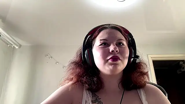 Snapshot of Redhair_girl chatting on 05-25-26, 03:07 Redhair girl online show from 05-25-26, 03:07