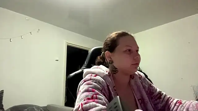 Snapshot of Redhair_girl chatting on 06-28-26, 05:52 Redhair girl online show from 06-28-26, 05:52