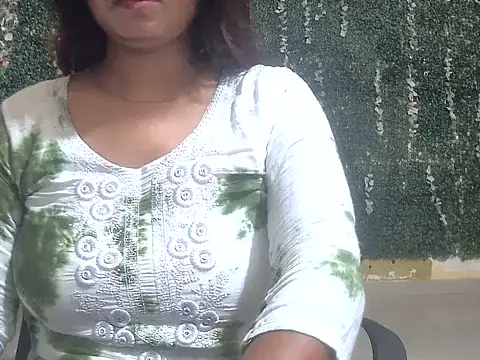 shallykaur online show from 06-04-26, 03:45