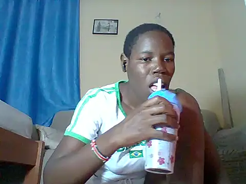 Snapshot of Blacksexyqueen24 chatting on 06-27-26, 04:34 Blacksexyqueen24 online show from 06-27-26, 04:34